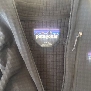 Patagonia Black Fleece Quarter-Zip S ⚡️⚡️brand new
